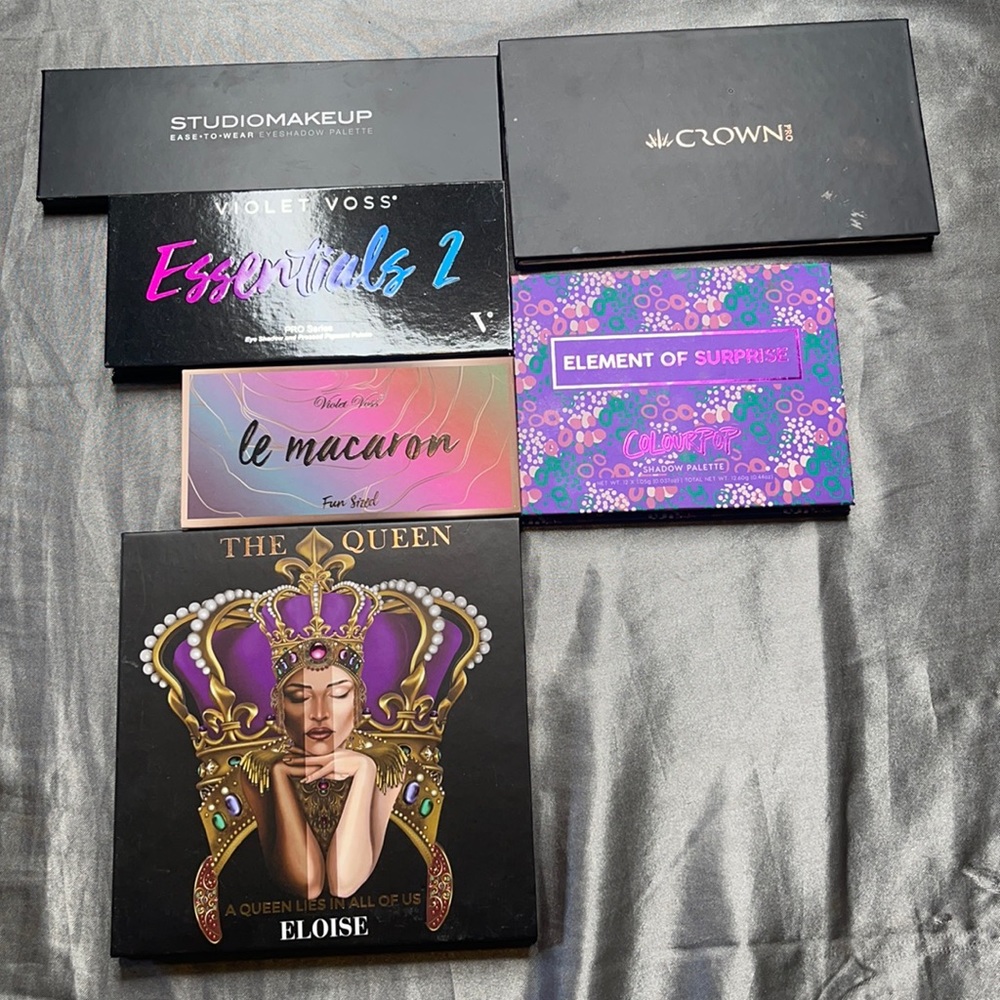 Eyeshadow palette lot